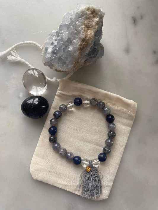 Find your path - Armband av iolit, bergskristall och sodalit